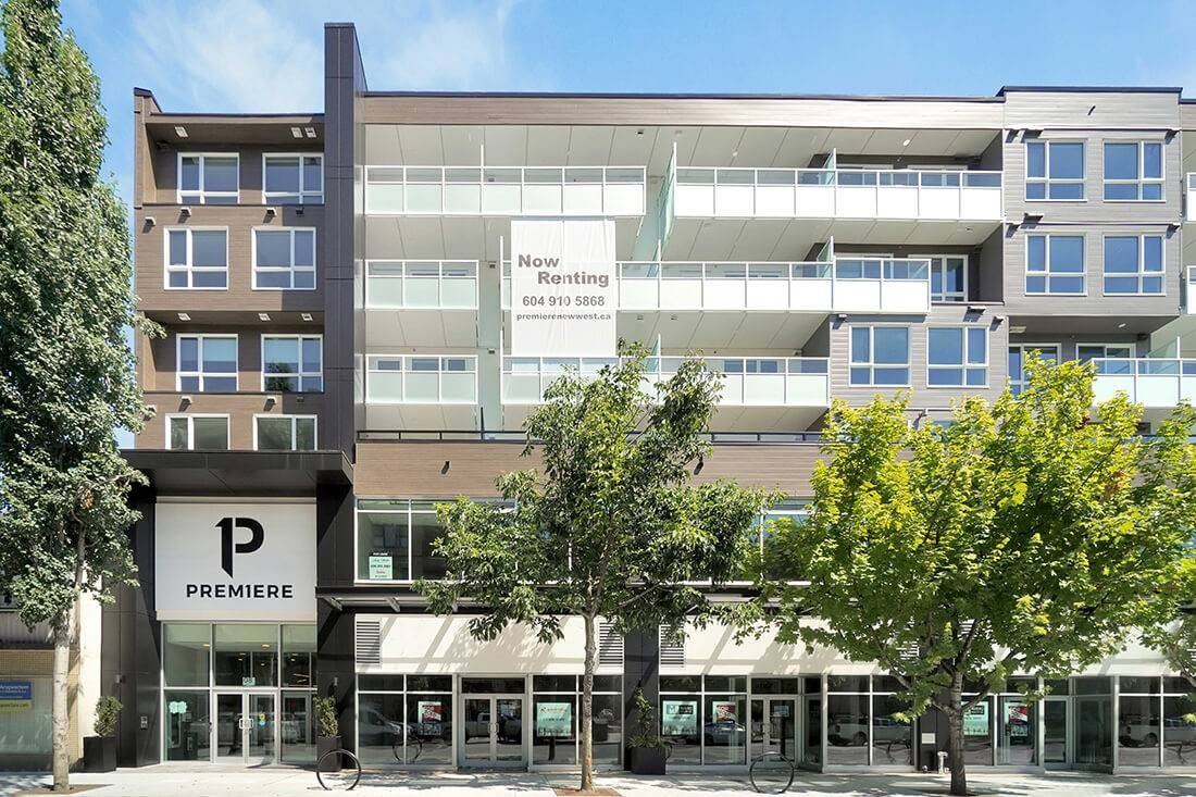 Premiere - Photo 2 of 50