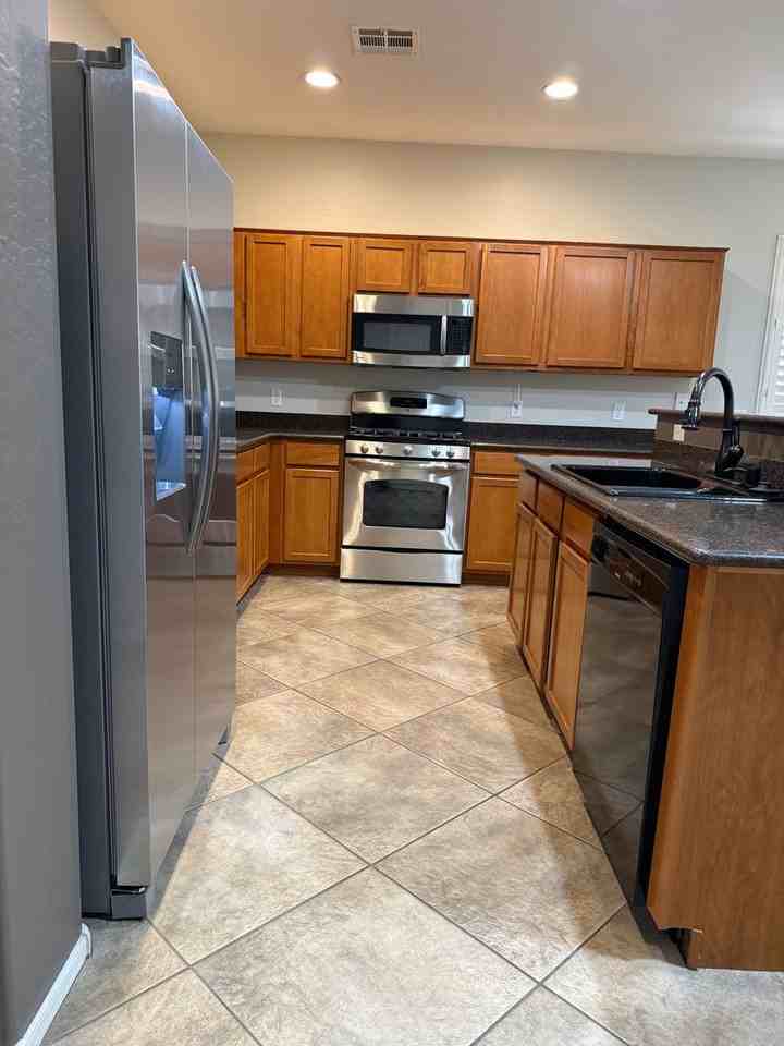 1255 Brentwood Way - Photo 3 of 18