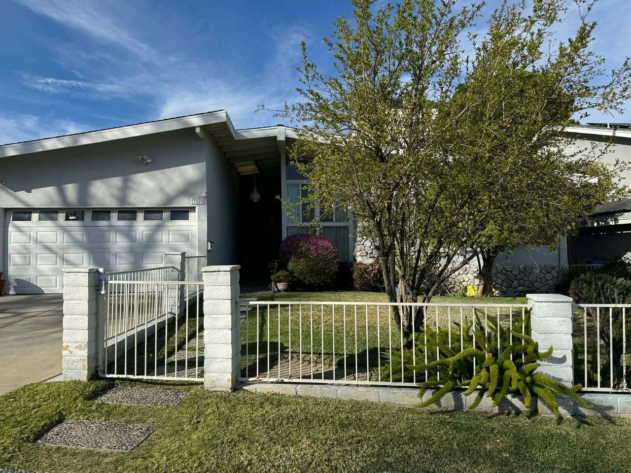 17249 Flanders St - Photo 7 of 41