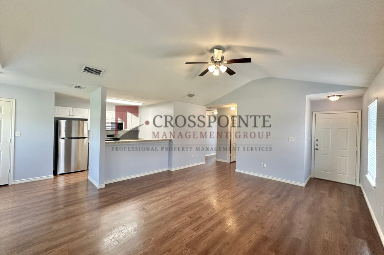 8633 Mansion Creek Cir - Photo 4 of 16