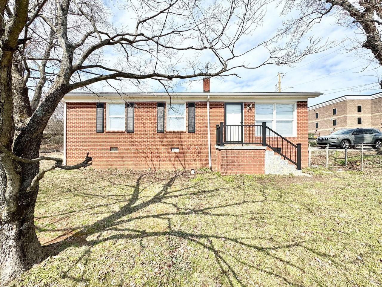 200 Pisgah Church Rd