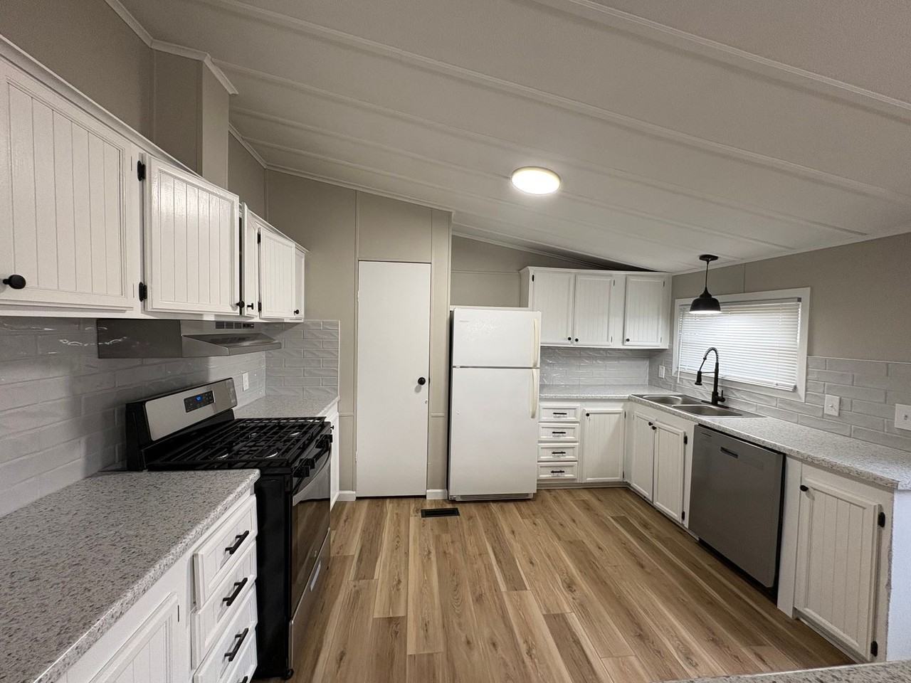 6701 W Ocieo St - Photo 3 of 15