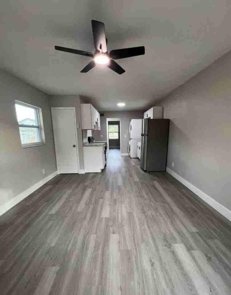 6412 Diamond St #A - Photo 6 of 17