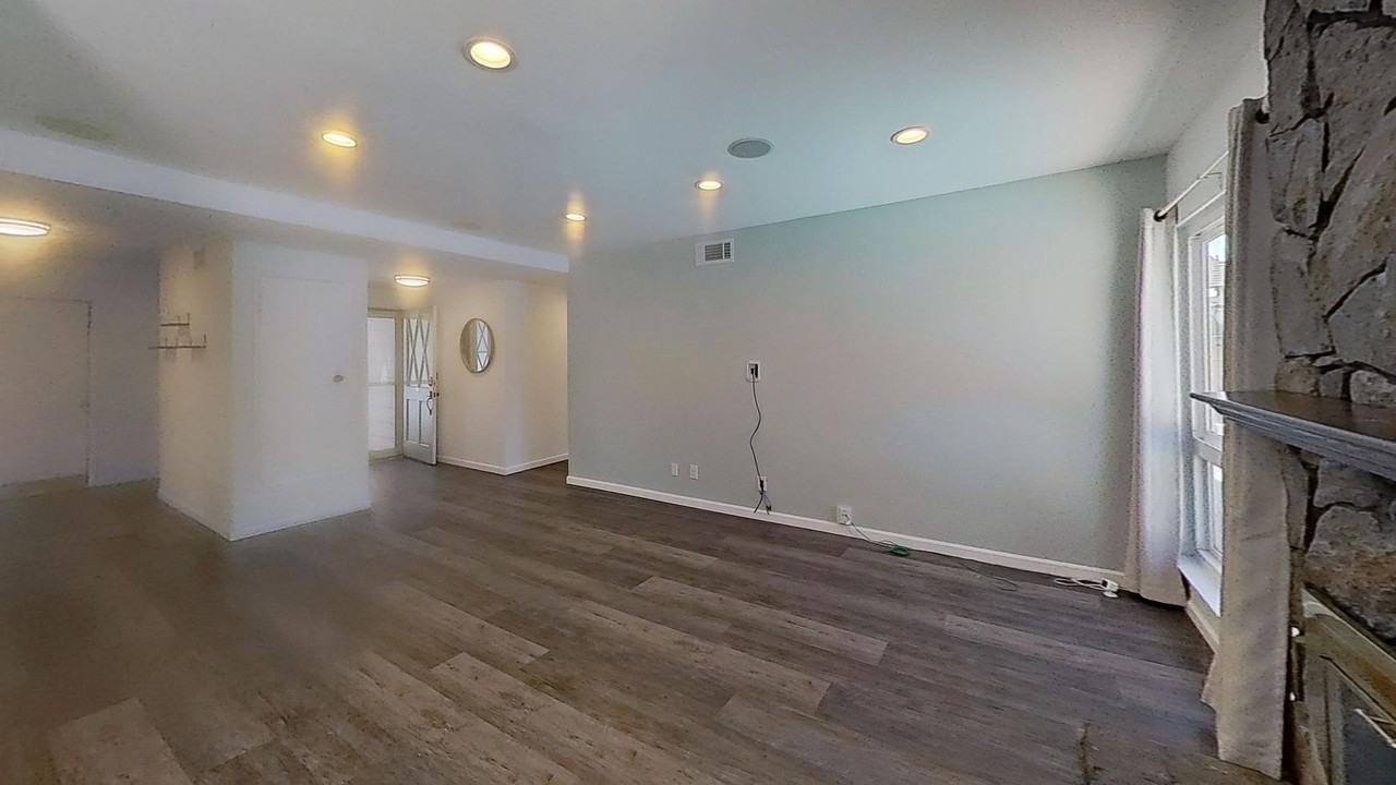 27521 Glasser Ave - Photo 5 of 31