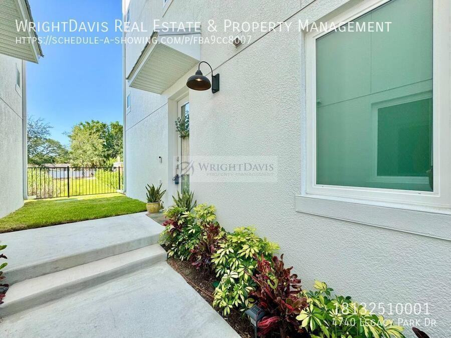 4740 Legacy Park Dr - Photo 3 of 46