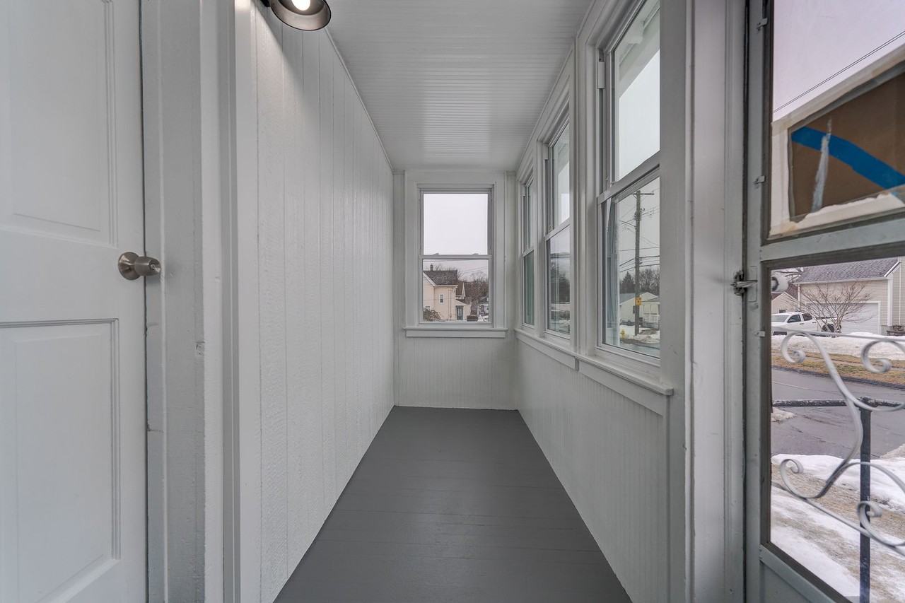 316 Tyler St - Photo 2 of 25