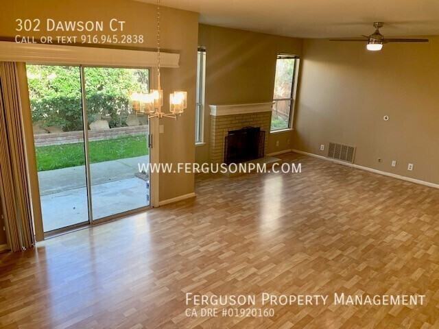 302 Dawson Ct - Photo 3 of 22