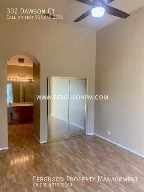 302 Dawson Ct - Photo 7 of 22