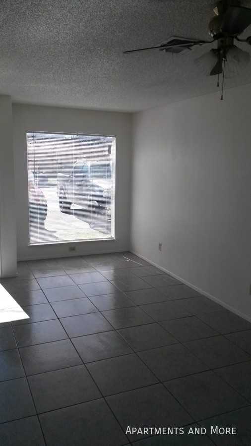 1564 Katy St - Photo 3 of 19