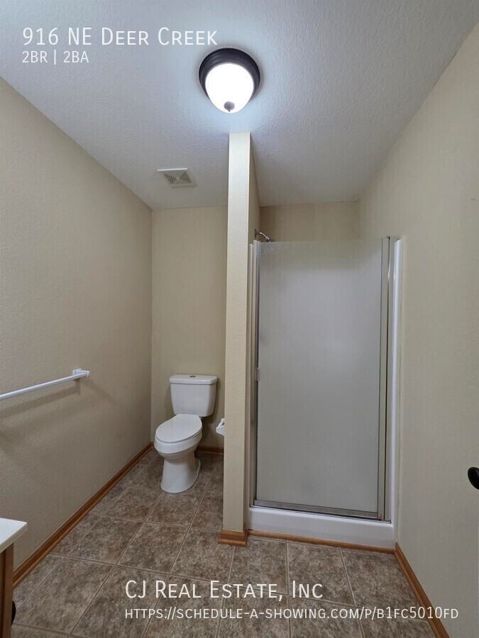 916 Ne Deer Creek Dr - Photo 6 of 11