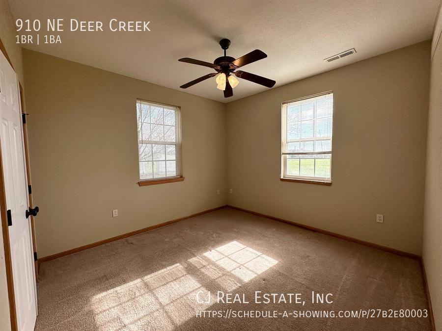 910 Ne Deer Creek Dr - Photo 5 of 15