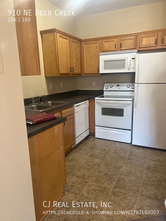 910 Ne Deer Creek Dr - Photo 7 of 15