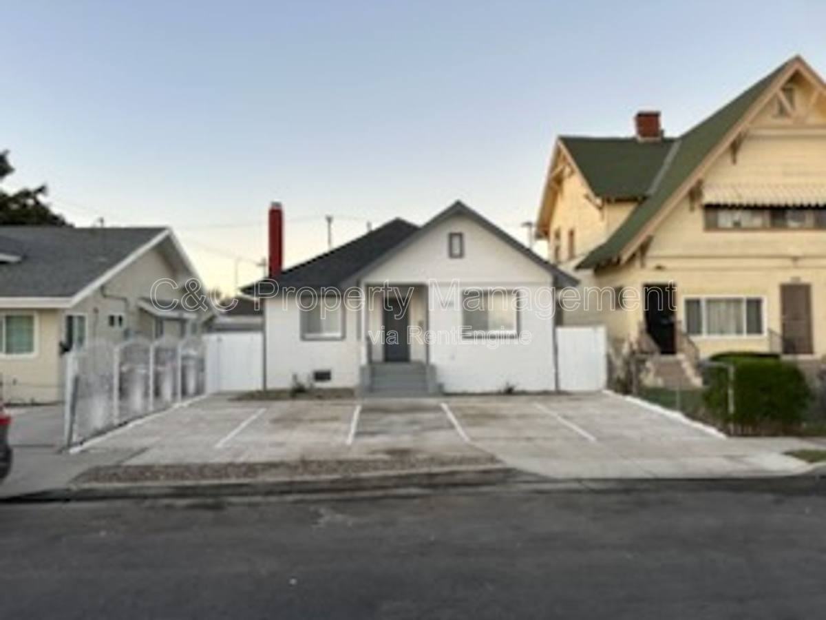 1519 W 22nd Pl - Photo 2 of 10