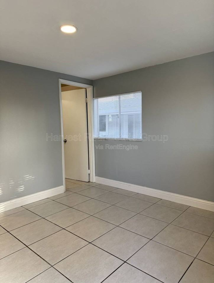 2267 Huron Dr #10 - Photo 2 of 6