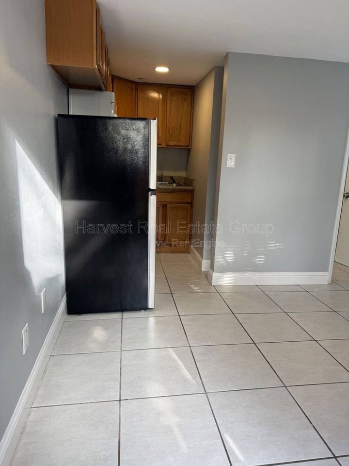 2267 Huron Dr #10 - Photo 3 of 6