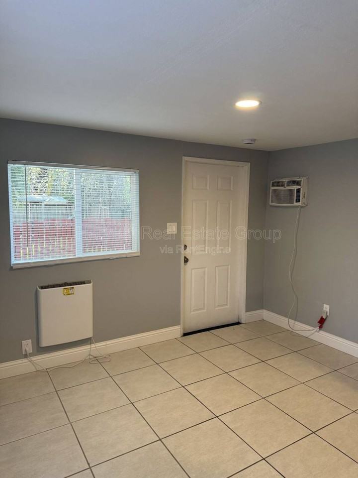 2267 Huron Dr #10 - Photo 6 of 6