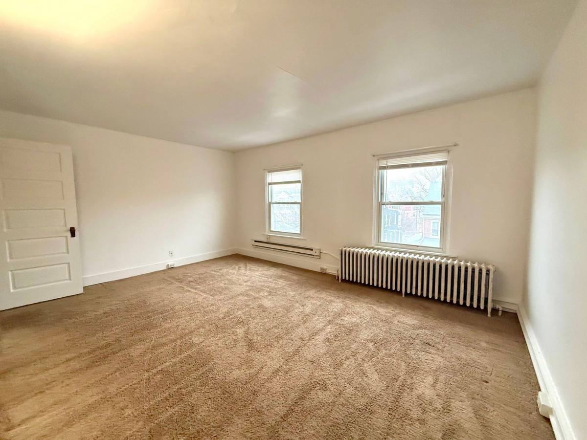 613 N Plum St #3 - Photo 3 of 8