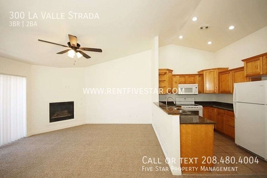 300 La Valle Strada - Photo 2 of 12