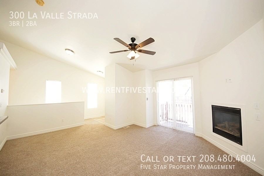 300 La Valle Strada - Photo 3 of 12