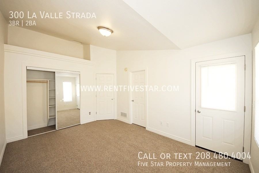 300 La Valle Strada - Photo 6 of 12