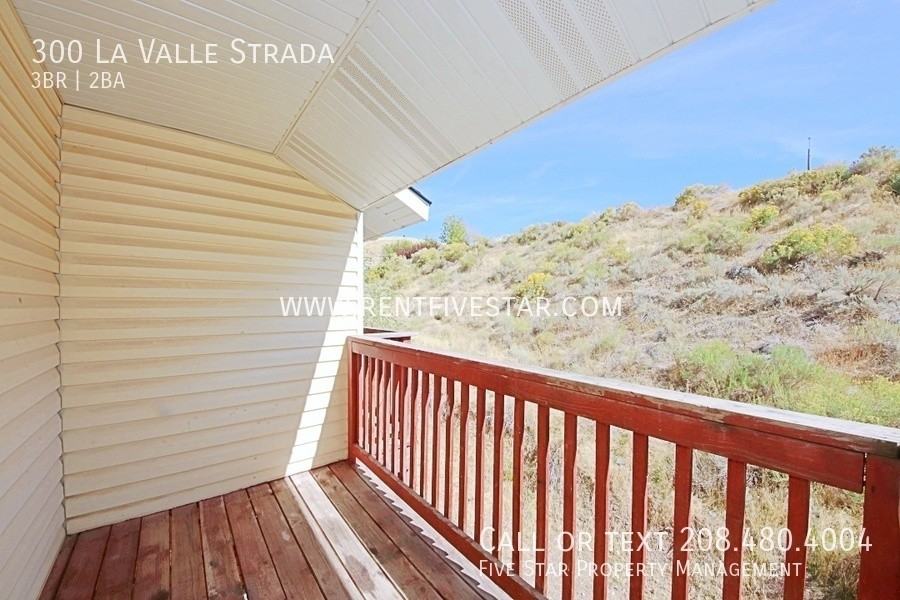 300 La Valle Strada - Photo 7 of 12