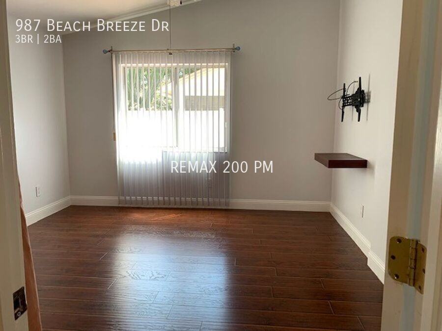 987 Beach Breeze Dr - Photo 3 of 23