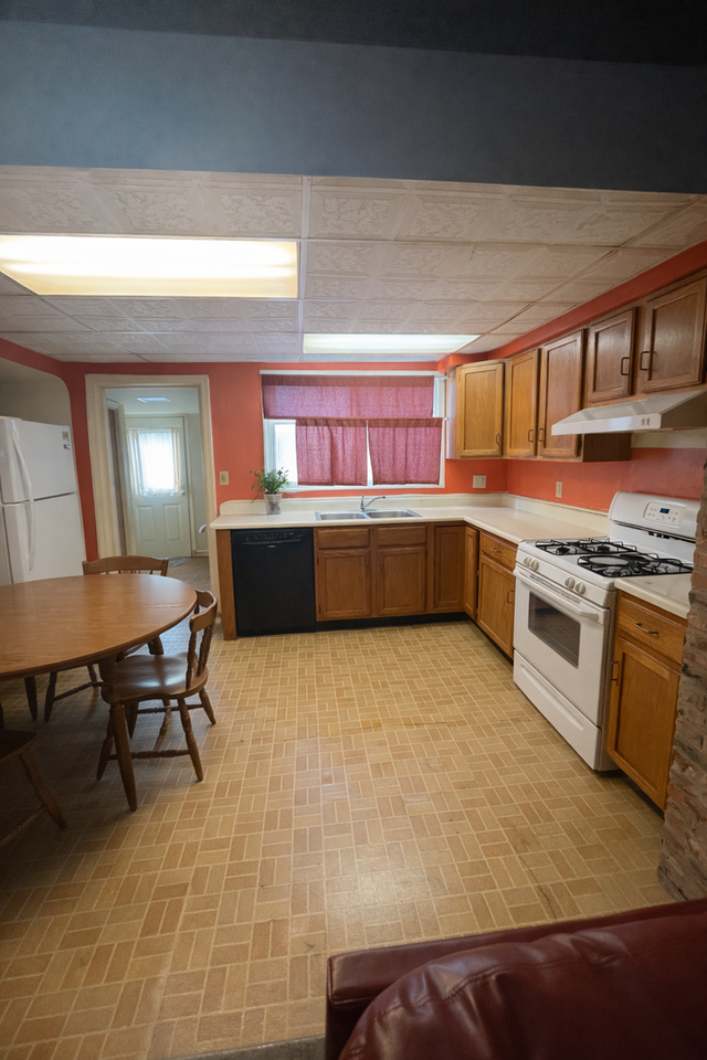 215/217 N. Ashley St - Photo 5 of 47