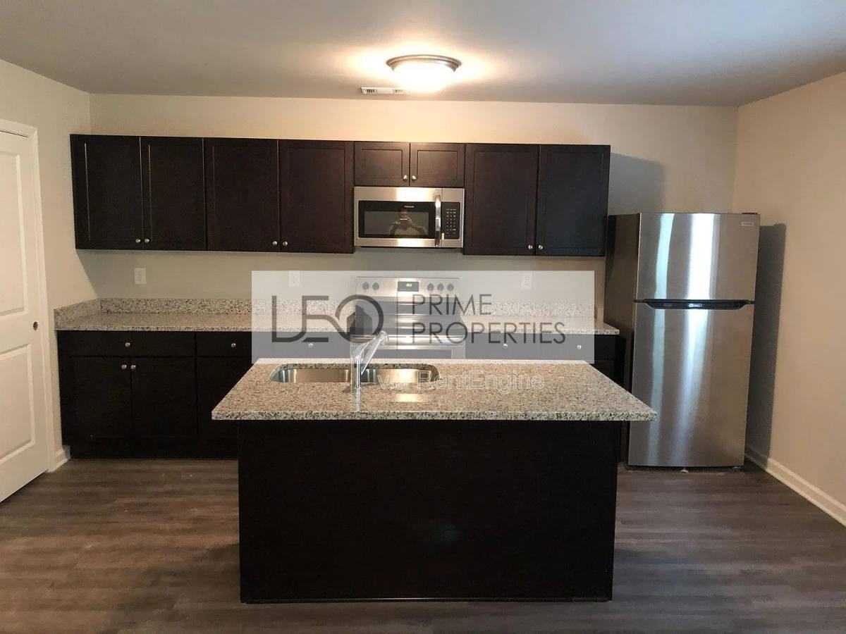 1155 Oak Hollow Ln - Photo 2 of 10