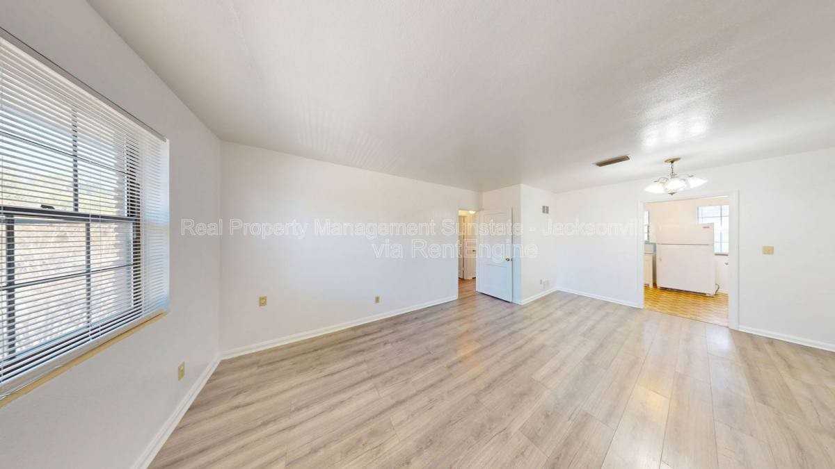 3126 Belden Cir #3 - Photo 2 of 10