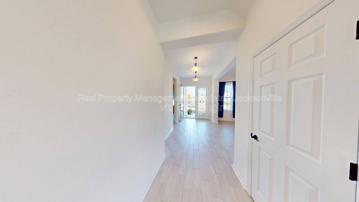 1006 Oakland Hills Ave - Photo 5 of 10