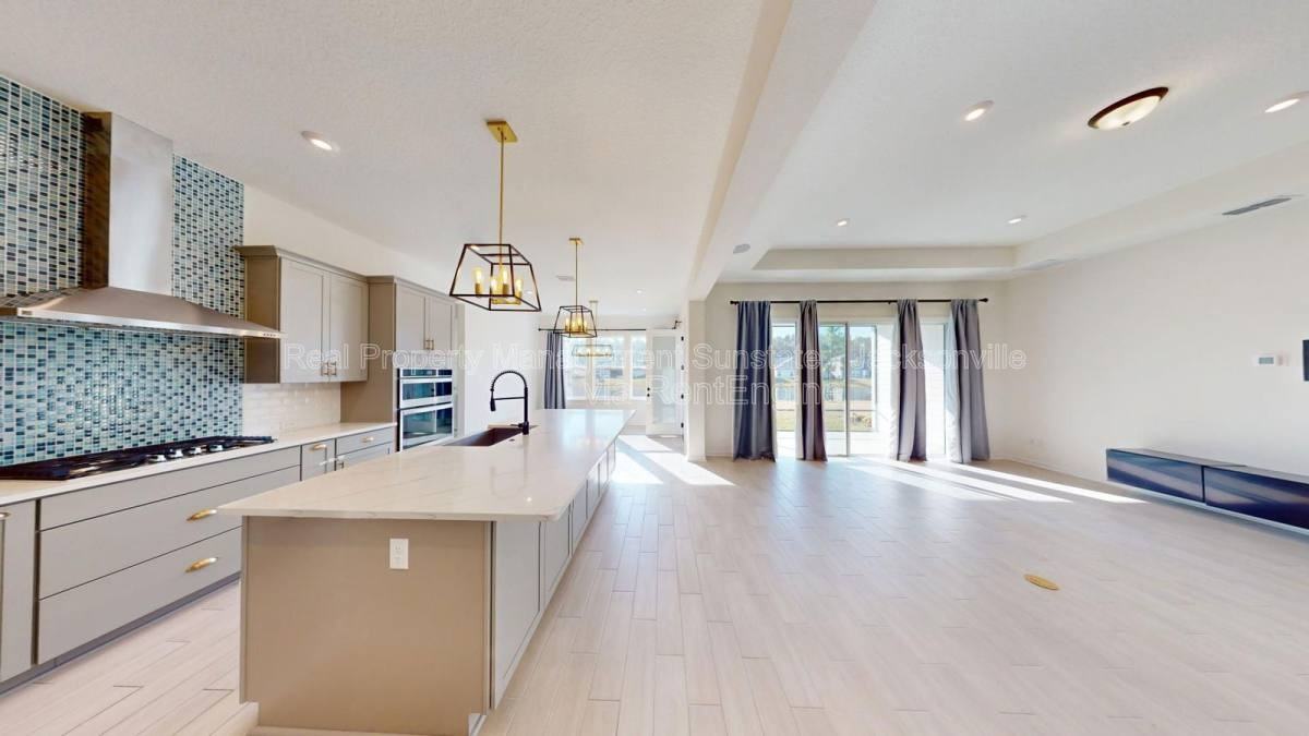 1006 Oakland Hills Ave - Photo 7 of 10