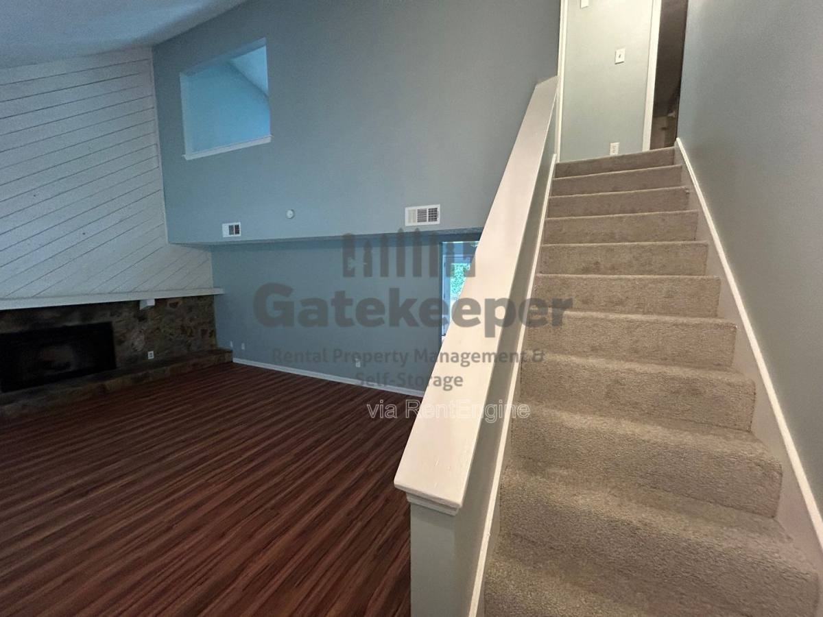 161 Sterling Ridge Dr - Photo 3 of 10