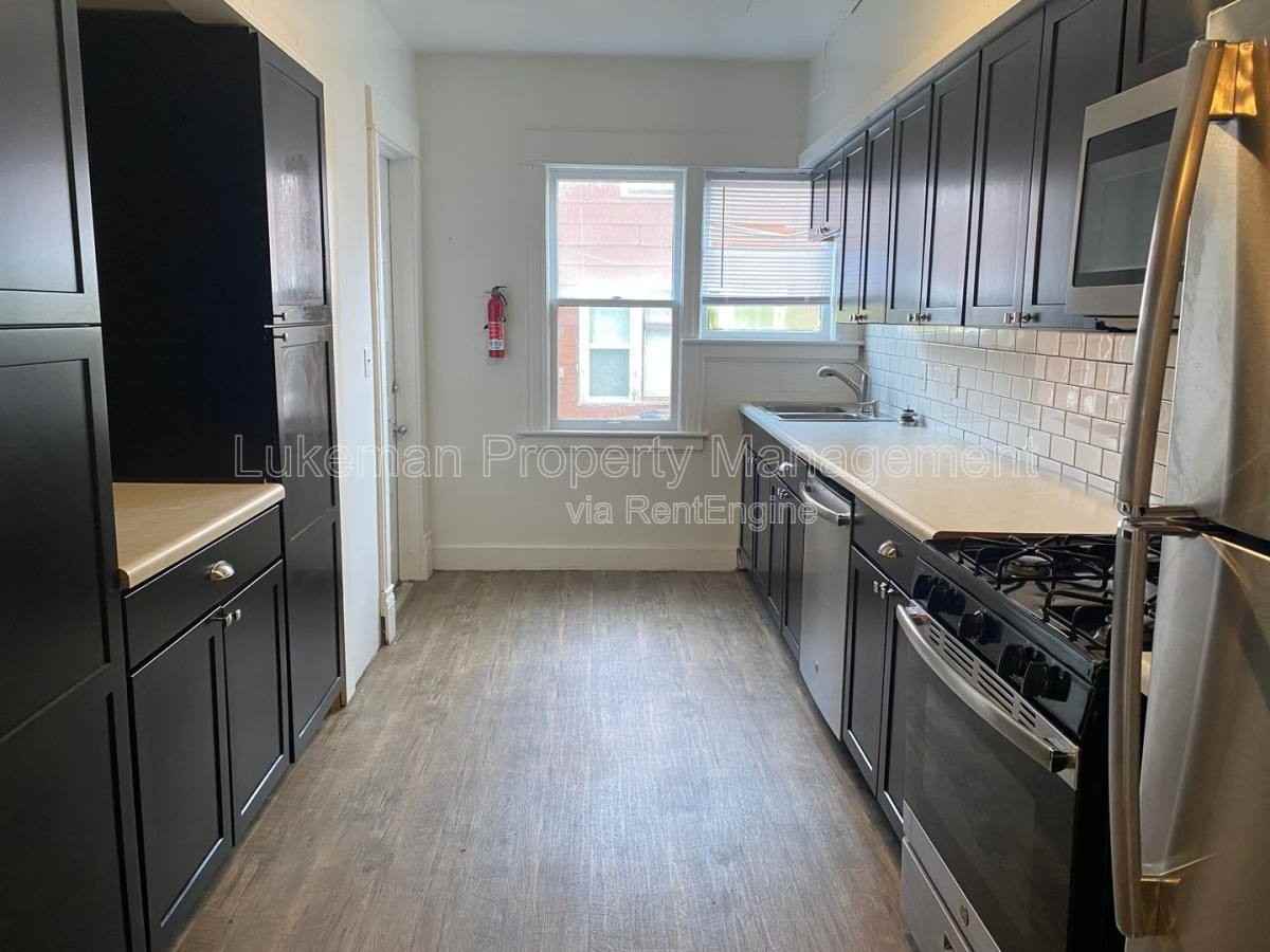 612 W Kalamazoo Ave #4 - Photo 3 of 10