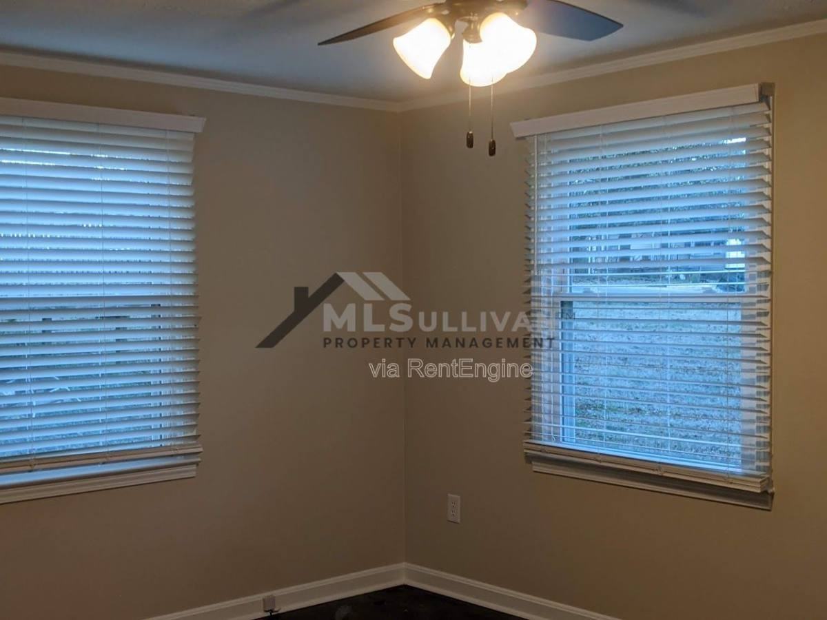 809 Carter Ave - Photo 2 of 8