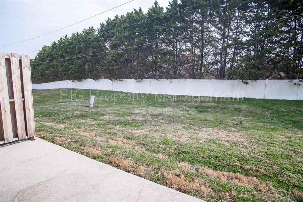 3112 E Governor John Sevier Hwy - Photo 2 of 10