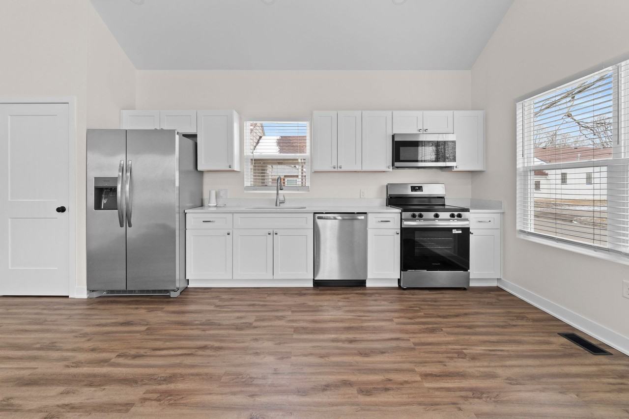 4448 Evanston - Photo 3 of 14