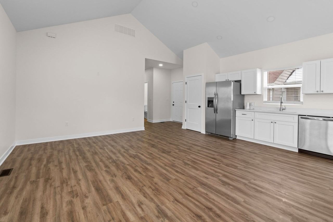 4448 Evanston - Photo 5 of 14