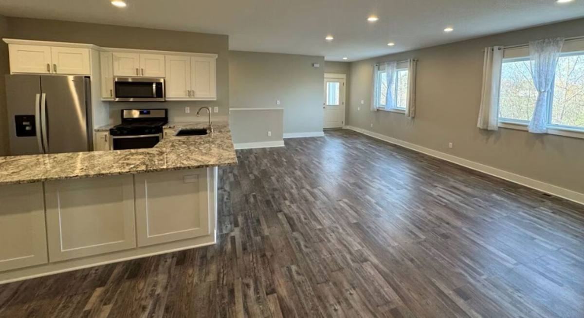 312 61st St Sw - Photo 3 of 10
