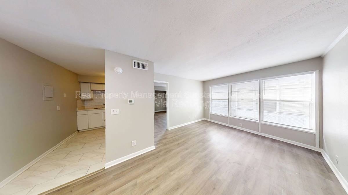 2877 Post St #5 - Photo 2 of 9