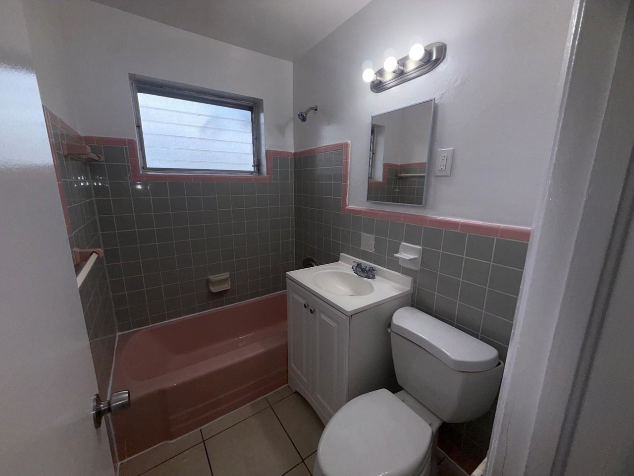 6100 NW 10 St - Photo 7 of 8