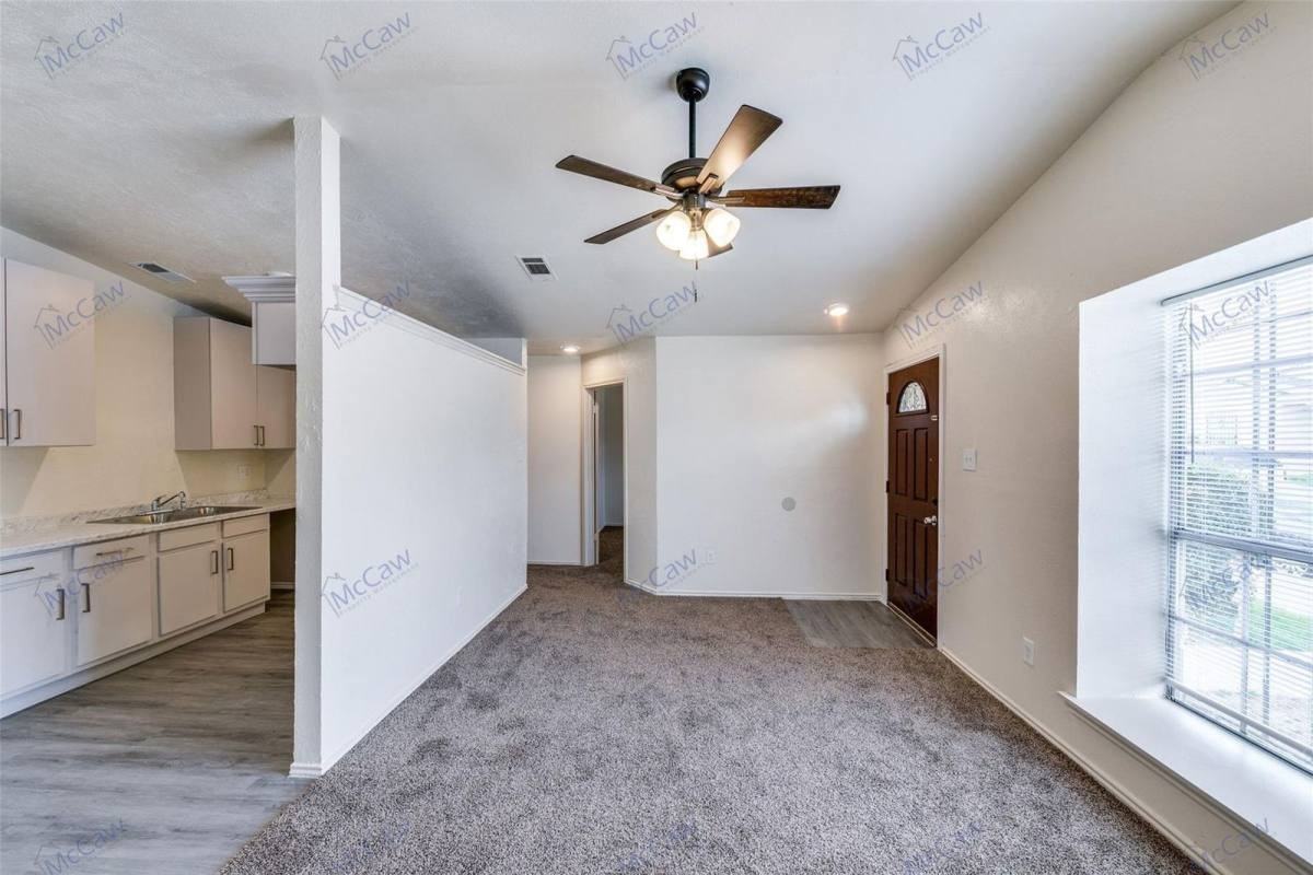 9912 Hustead St - Photo 2 of 10