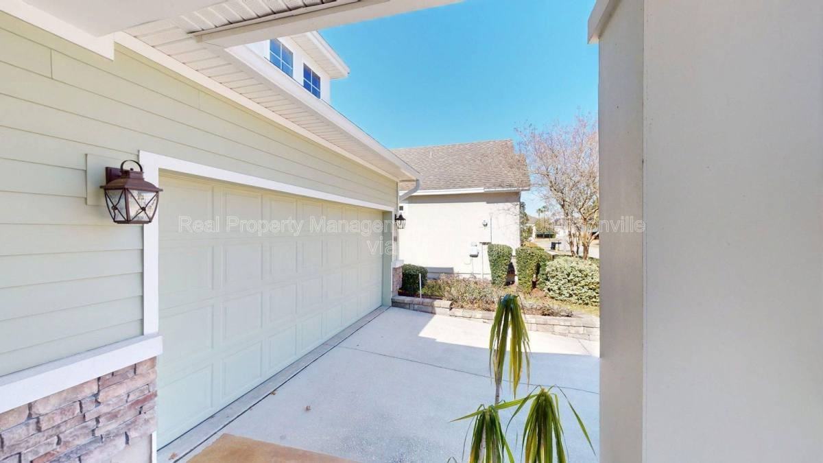 285 Garden Wood Dr - Photo 2 of 10