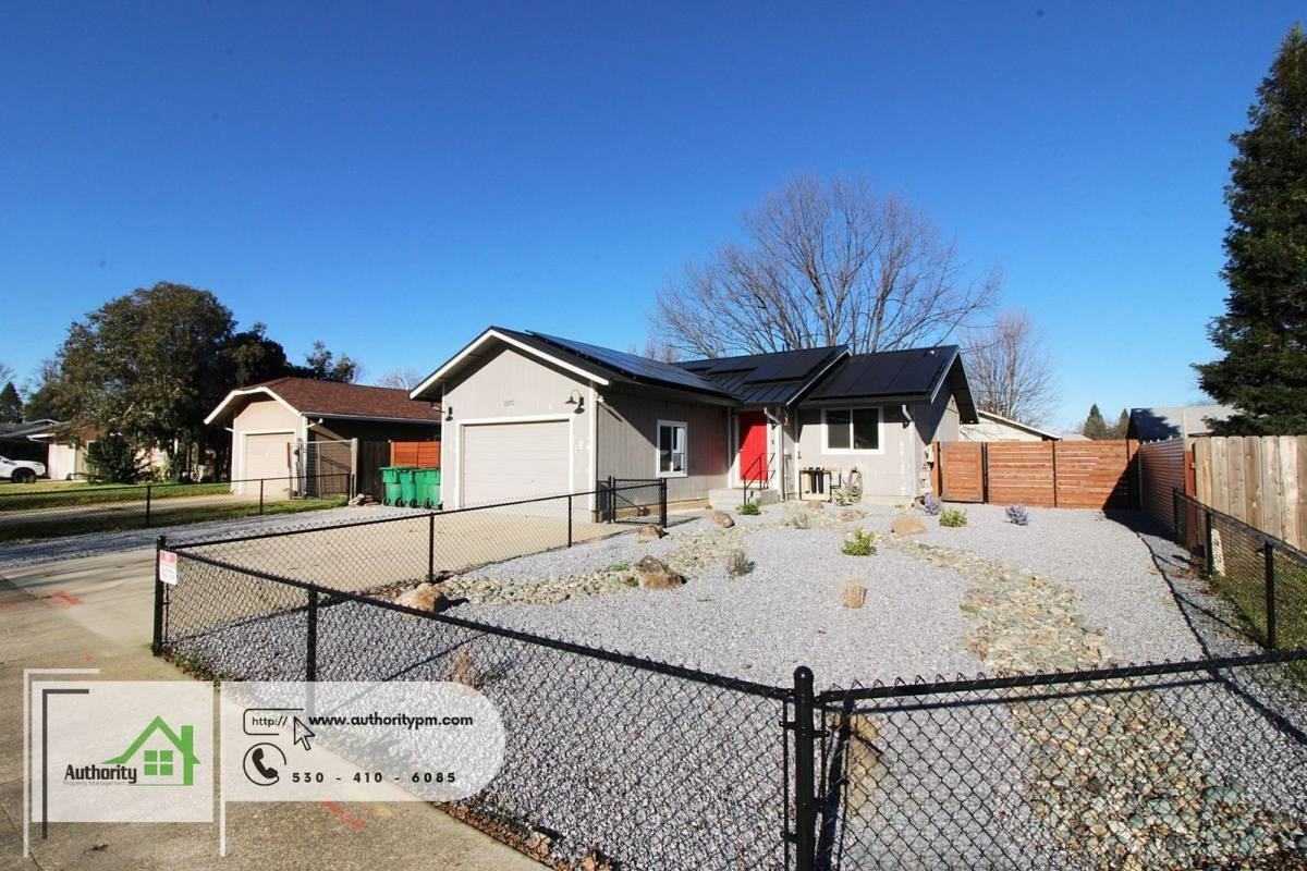 2870 Iris St - Photo 3 of 10