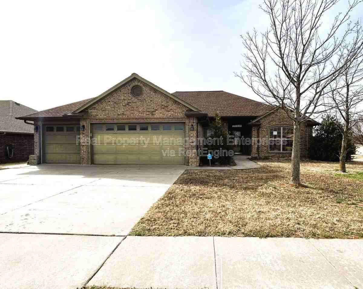 3809 Amadeus Ave - Photo 3 of 5