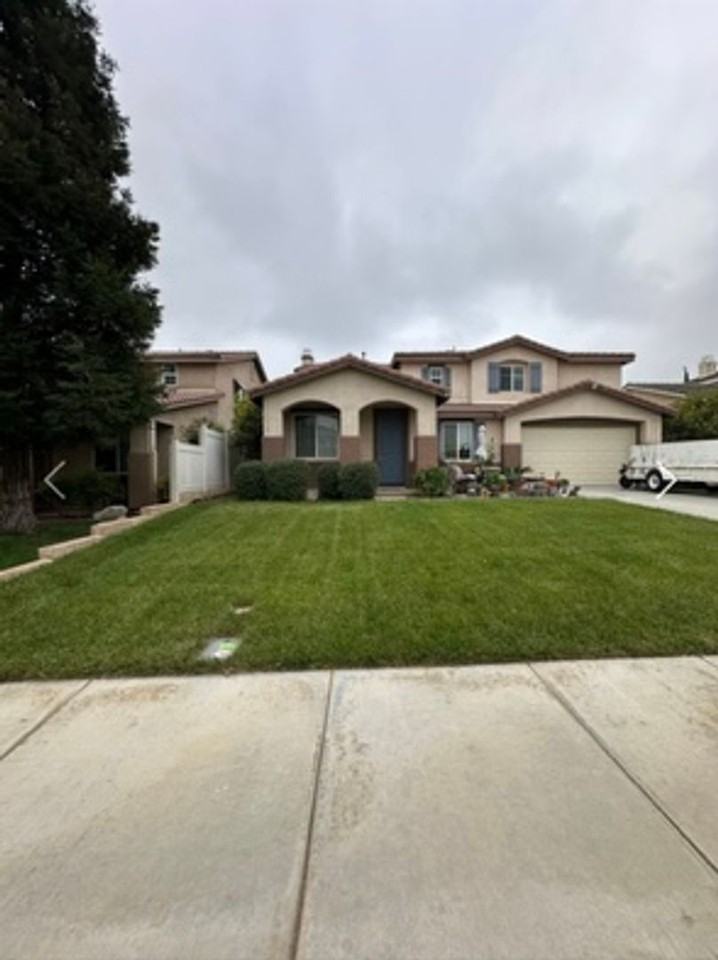 1577 Leland St - Photo 3 of 3