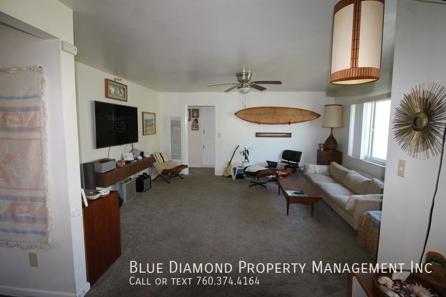 2376 Newcastle Ave - Photo 4 of 11