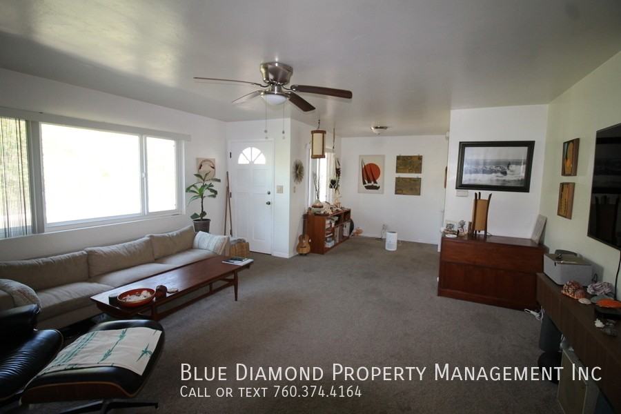 2376 Newcastle Ave - Photo 5 of 11