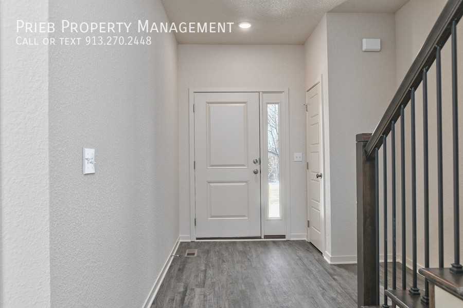 3256 N 103rd Pl - Photo 2 of 33