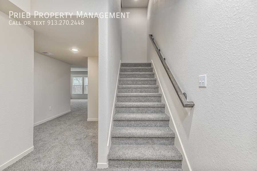 3256 N 103rd Pl - Photo 3 of 33