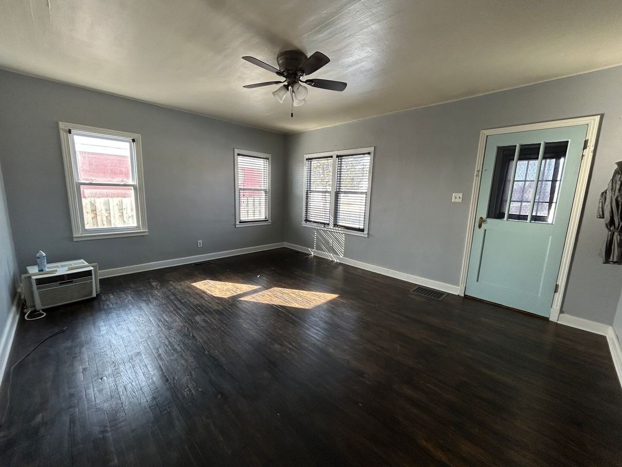 150 4th Ave E - Photo 3 of 9